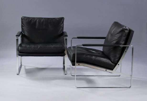 Preben Fabricius. A pair of armchairs, model 710, Conversation Chair in black leather (2)