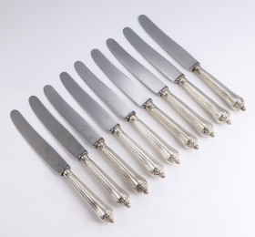 Anton Michelsen. A set of silver-handled dinner knives with the Schack family coat of arms, circa 1880 (9)