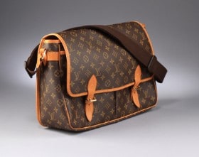 Louis Vuitton. 'Sac Gibecière GM' messenger bag/ skuldertaske af Monogram Canvas