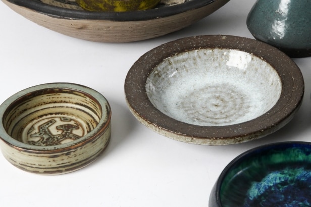Large collection primarily Danish ceramics including Gerd Bøgelund (24)