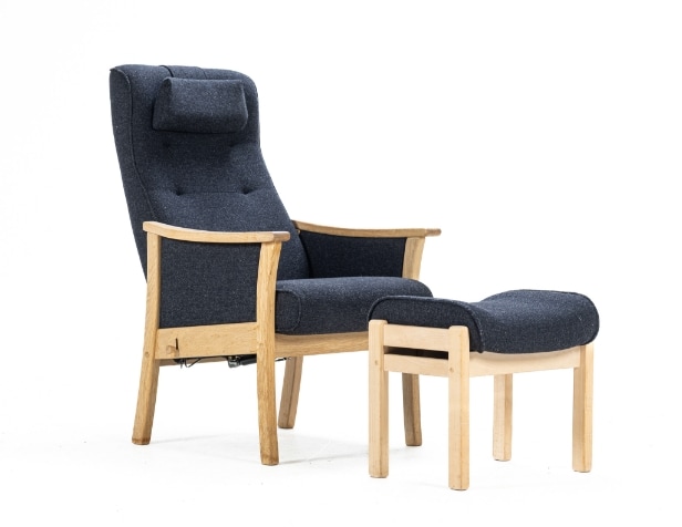 Danish furniture manufacturer: Otium armchair with stool, oak (2)