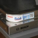 Nolte Küchen. Komplet køkken med køkkenø, bordplade i skifer m/ underlimet vask, samt fuld Bosch hvidevarepakke.