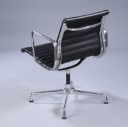 Charles Eames. Armstol, model EA-108, sort Full Leather.