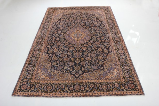 Persian Nadjafabad carpet, 350 x 240 cm.
