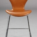 Arne Jacobsen. 7'er barstol, model 3187, nybetrukket