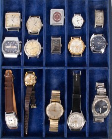 Collection wristwatches.  blue. consisting of: Universal Genève, Vulcain, Tissot, Eterna, etc. (15)