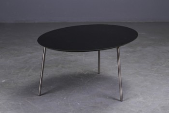 Ovalt sofabord af laminat og metal