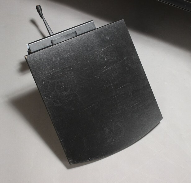 Auping, elevationsseng, sidebord samt lampe