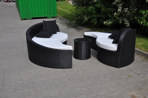 Mayfame. Havemøbler af sort polyrattan