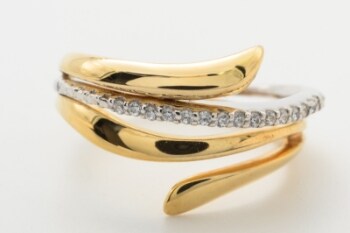 Ring med cubic zirkonia af 8 kt. guld og hvidguld, str. 50