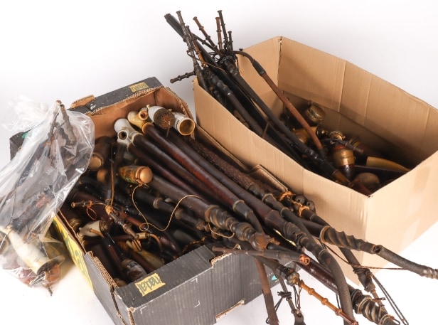 A collection of various long pipes | Lauritz.com
