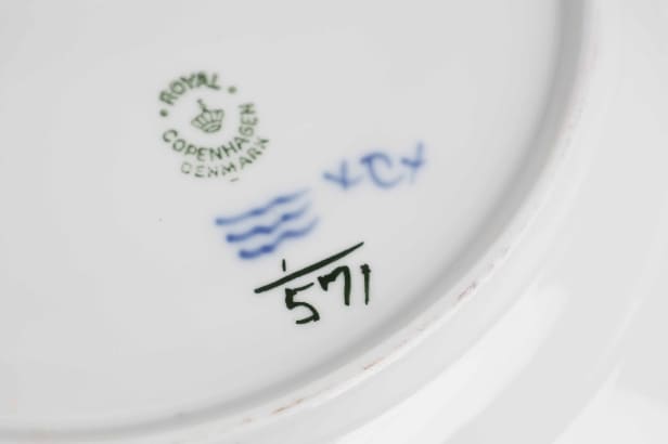 Royal Copenhagen: A collection of blue-fluted porcelain (34)