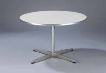 Arne Jacobsen. Sofabord, model A222. Ø 75 cm
