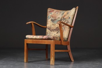 Fritz Hansen. Lænestol / tremmestol af bøgetræ, 1940erne - model 1628