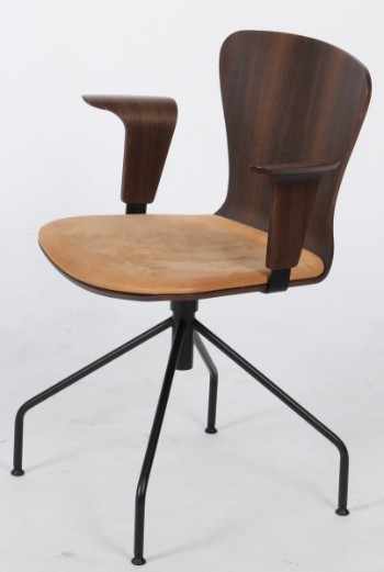 Bruunmunch. Armstol model Play Chair, eg, cognac læder.