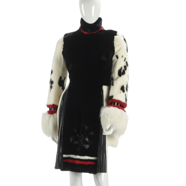 7675 - Kopenhagen Fur. Unique dress made of fox and mink size 32/34