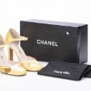 Chanel: Et par 'D'Orsay' pumps. Str. 38. 2001.