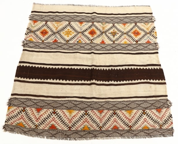 African Kilim. 135 x 150 cm