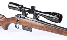 CZ 527 hunting rifle cal. 223 strap.