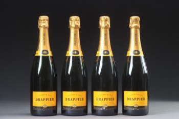 16 fl. champagne og mousserende vin, Moët & Chandon, Drappier m.fl. (16)