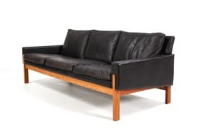 Dansk møbelproducent. Tre- samt to pers. sofa, 1960/70'erne(2)