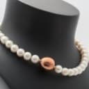 Connection, necklace with freshwater cultured pearls, with interchangeable clasp