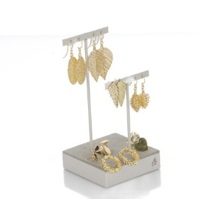 Pure Leaf. Seven pairs of earrings plated with 18 kt. gold (14)