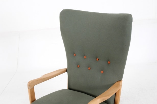 Søren Hansen for Fritz Hansen. Højrygget lænestol, 1940'erne, nyrenoveret