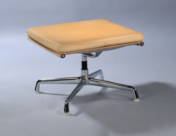 Charles Eames. Fodskammel, model EA-223 til Soft Pad lounge stol, Model EA-223
