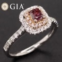 Diamond ring with red violet diamond of 14 kt. white gold, total approx. 0.58 ct.