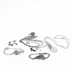 Pure Leaf. Collection of jewelery black gold-plated and plated with 18 kt. white gold (8)