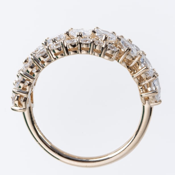 Cross-Over ring af 14 kt med laboratorieskabte diamanter, ca 2.63 ct, Str 54