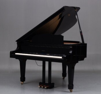 Roland. Digital grand piano model KR-1070 approx. year 2010