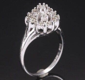 diamantring af 14 kt. hvidguld