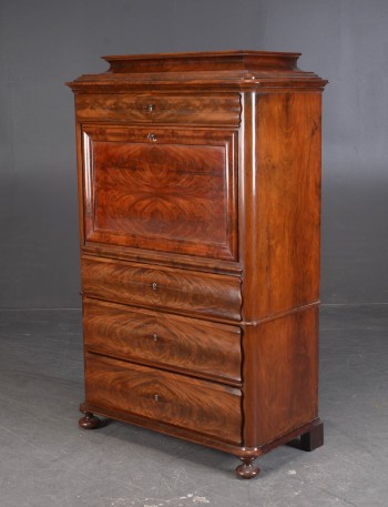 Chiffoniere af mahogni, 1800-tallet