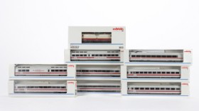 Märklin 3033 HO: Electric locomotive DB BR 114 with 8 train cars (9)