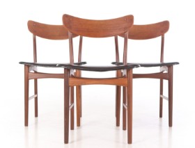 Three teak dining chairs, 1960s (3)