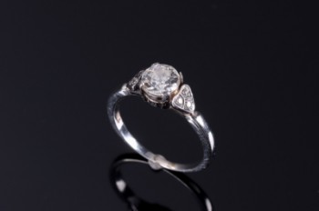 A. Michelsen. Vintage diamantring af 14 kt. hvidguld