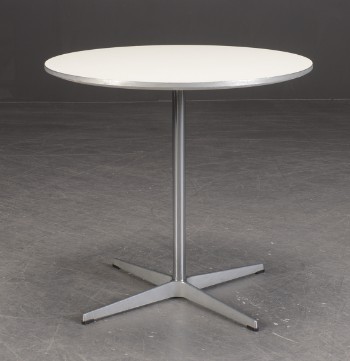 Arne Jacobsen. Cafe/spisebord, hvid, Ø 75 cm