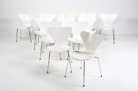 387831 Arne Jacobsen. 7'er. 12 spisestole, model 3107 (12)