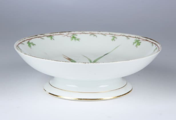 Royal Copenhagen. 'Butterfly' plates and bowl on foot, 19th century (7)