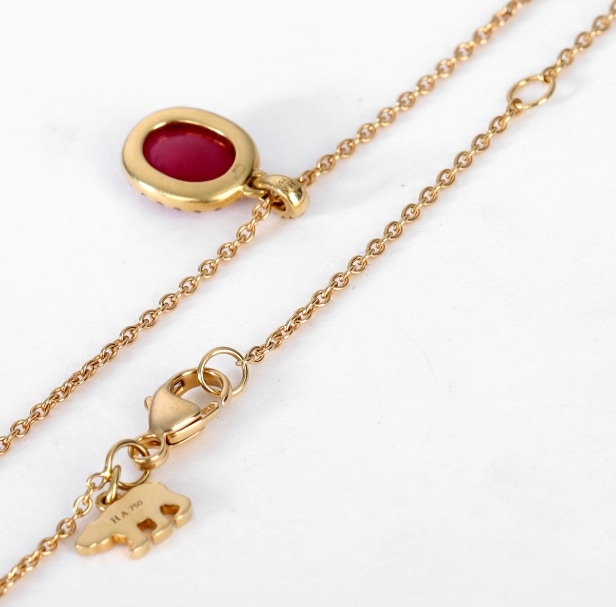 Hartmanns. Greenlandic ruby ??and diamond rosette pendant and necklace in 18 kt. gold (2)�