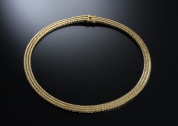 Halskæde i sildebens mønster, 18 kt guld, 77,5 gram