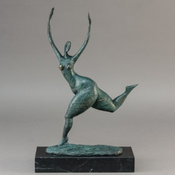Figur af patineret bronze.