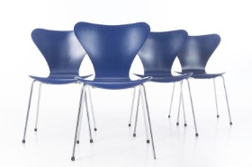 Arne jacobsen for Fritz Hansen. Sæt på fire 'Syveren' stole, model 3107 (4)