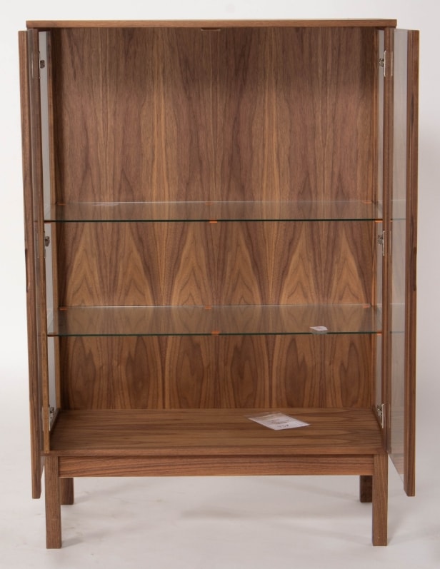 437. Klim Furniture. Vitrineskab af olieret valnød, model V302