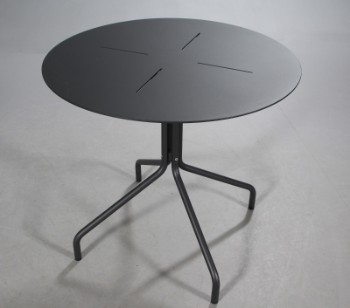 Henrik Pedersen. Cirkulært spisebord / havebord, model Curve, 9053