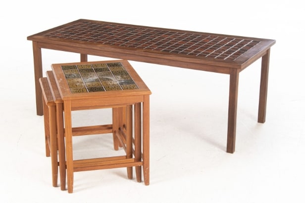 Indskudsborde, spisebord samt sofabord af teak, 1950'erne (3)