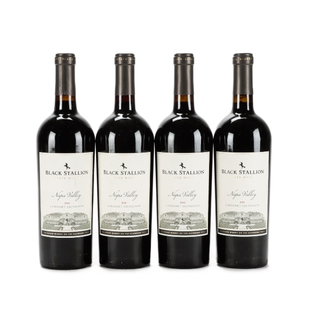 4 fl. Black Stallion, Napa Valley 2015 (4)