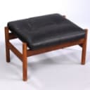 Sven Ivar Dysthe. High-back armchairs with ottoman in rosewood, rarely offered at auction (2)